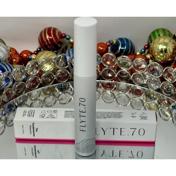 FLYTE 70 The Fundamental Mascara Under Pressure Black 0.35 fl oz New In Box - Picture 1 of 4